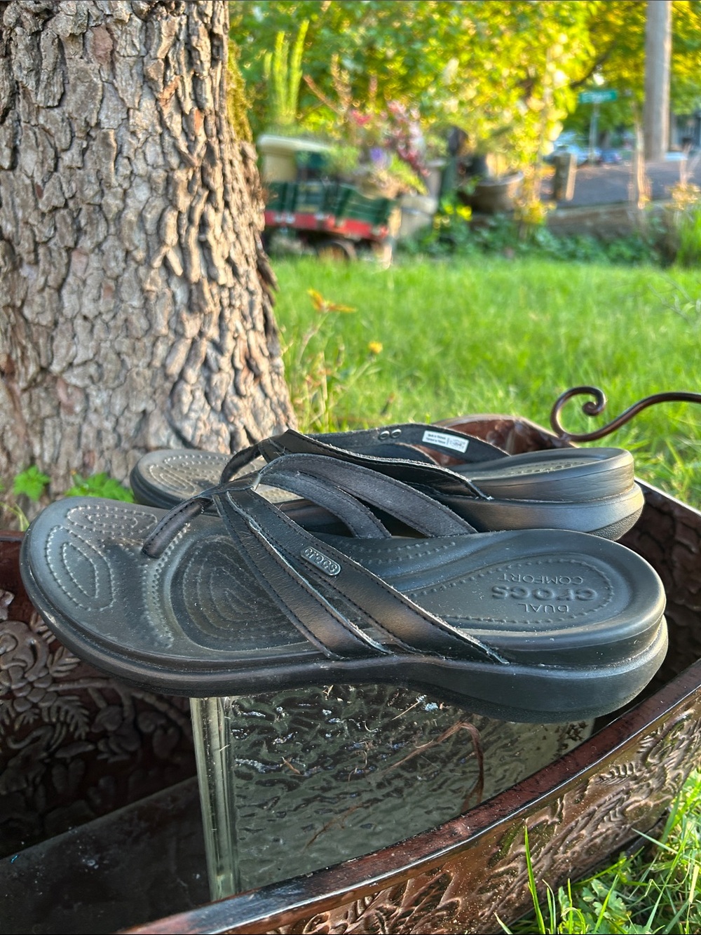 CROCS Women's Black Thong Sandals - Picture 5 of 7